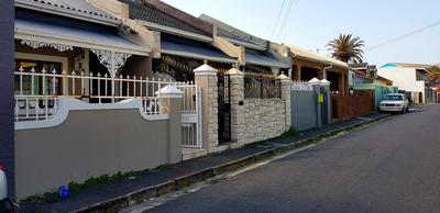Semi-detached For Sale in Woodstock, Cape Town