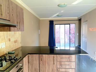 Townhouse For Rent in Woodstock, Cape Town